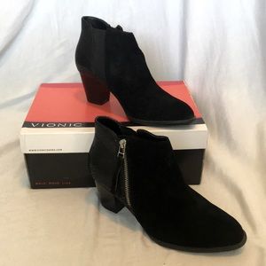 Women's Vionic Anne Black Suede/Leather Ankle Booties